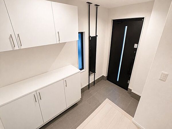 AIによる家具消し加工をしています。