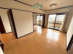 ナイスアーバン八乙女2 3LDKのリビング/ダイニング