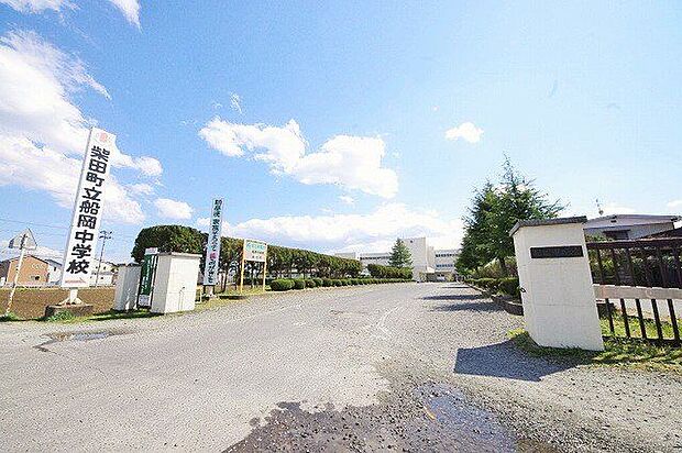 柴田町立船岡中学校 徒歩6分。 460m