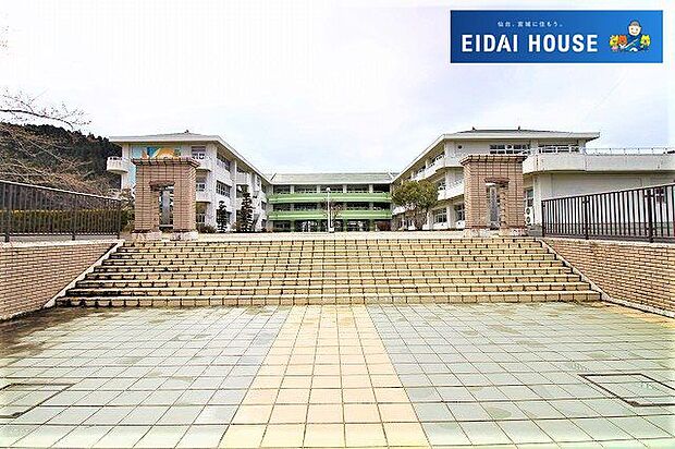 亘理町立亘理中学校 徒歩33分。 2640m