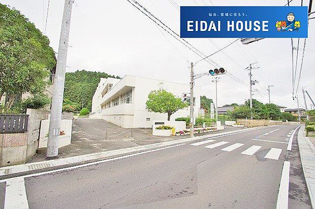 名取市立館腰小学校 徒歩9分。 710m