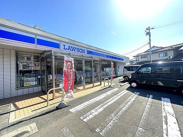 ローソン多賀城東田中店 徒歩9分。 670m