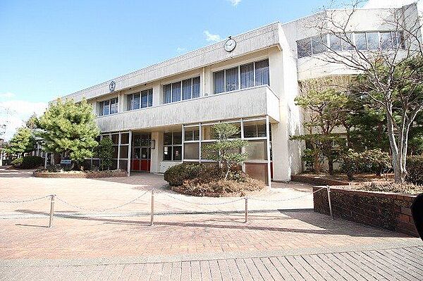 名取市立増田小学校 徒歩21分。 1610m