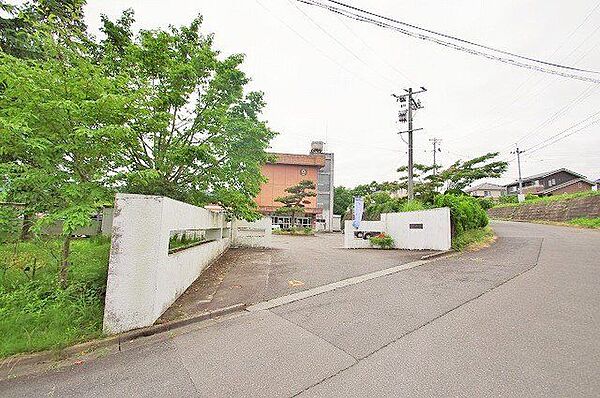 亘理町立吉田小学校 徒歩18分。 1390m