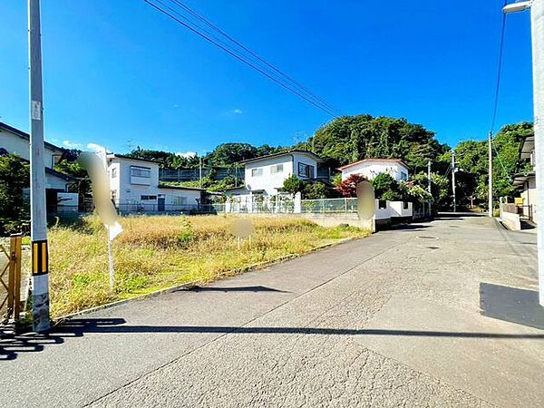 前面道路含む外観