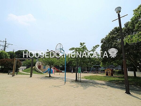城ヶ谷中央公園 350m