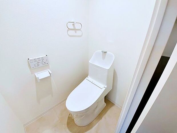 ●トイレ温水洗浄便座でトイレの後も快適に♪便座を温める機能もついていて、居心地良くてトイレから出られなくなるかも！