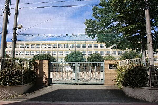 名古屋市立東山小学校■緑に囲まれた閑静な住宅地域、近隣には東山動植物園や平和公園を中心とした広大な市民の広場など、恵まれた環境の中で、とても住みやすい住宅地として発展してまいりました。 350m