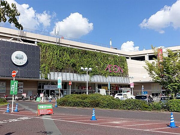 イオンタウン千種■便利なテナントが充実。地域の方々の日々の買物に利便性良好なイオンです。 460m
