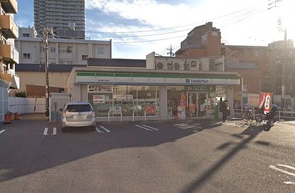 ファミリーマート名古屋東大曽根店■「あなたとコンビに」ファミリーマート。24時間営業のコンビニは生活環境に欠かせません♪Tカードなどがご利用いただけます！ 330m