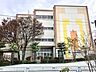 周辺：名古屋市立見付小学校■中庭「見付広場」には、休むことなく湧き出す清らかな泉があります。 2100m