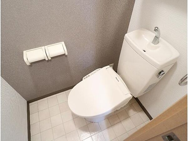 画像11:シンプルで使いやすいトイレです