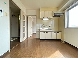 サンロイヤル新屋敷 6階2Kのリビング/ダイニング