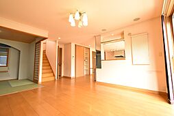 安田貸家 1階5LDKのリビング/ダイニング