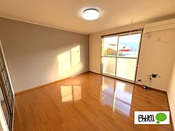 オーク・ヒルズ 101 1階1Kのリビング/ダイニング