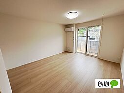 ネオ・アコール 105 1階1Kのリビング/ダイニング