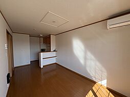 ヴィラ・ポポラーレI 2階2LDKのリビング/ダイニング