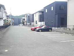 7 / 11
