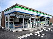 ファミリーマート大久保町店