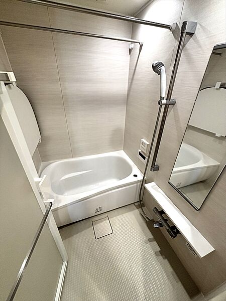 デザイン性と使いやすさ、お手入れのしやすさにもこだわったバスルーム。