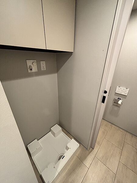 建具までなじみの良いグレージュカラーで汚れが目立たず清潔に。