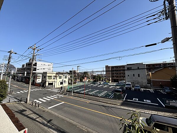 晴れやかな青空が広がる、開放的な住環境