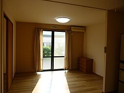 ポイントスクエア 1階1LDKのリビング/ダイニング