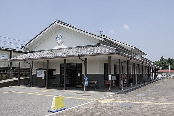 坂田駅 700m