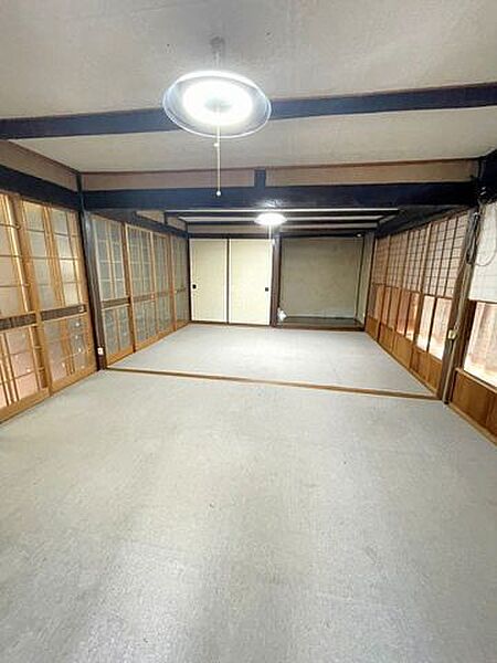 離れ
