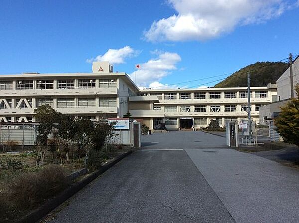 米原市立柏原中学校 600m