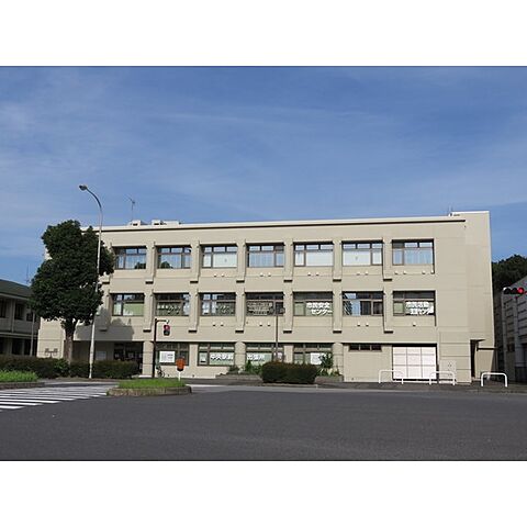 役所「印西市役所中央駅前出張所まで1500ｍ」