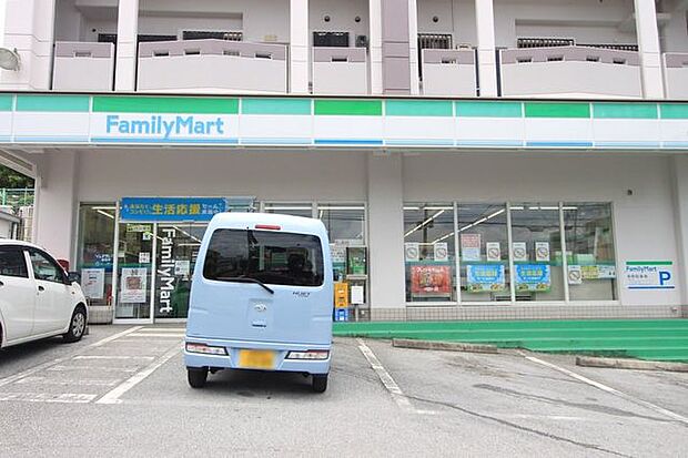 ファミリーマート喜瀬前田店ファミリーマート喜瀬前田店 760m