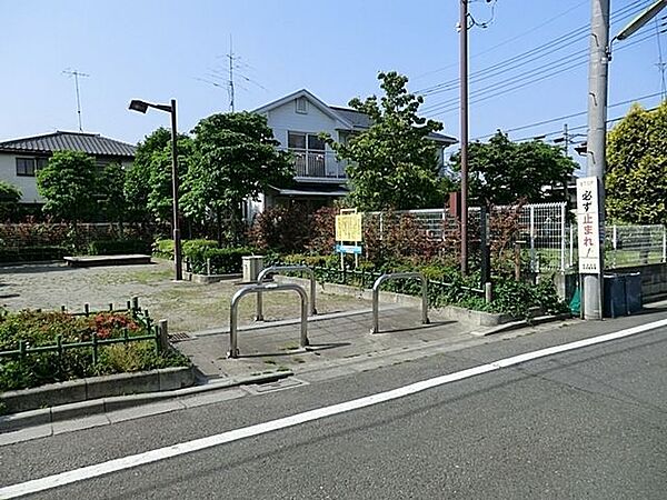 東山公園 徒歩8分。 600m