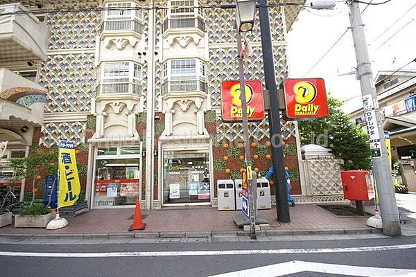 デイリーヤマザキ杉並和泉店 徒歩3分。 220m