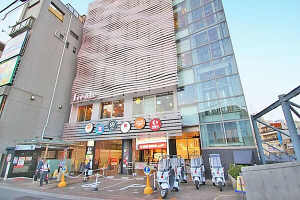フレンテ明大前 徒歩13分。 1030m