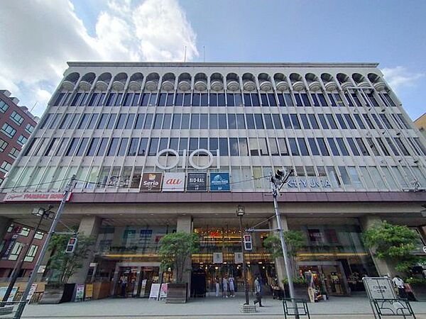 丸井吉祥寺店 徒歩14分。 1070m