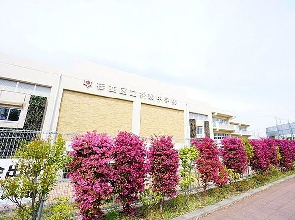 杉並区立松渓中学校 徒歩4分。 310m
