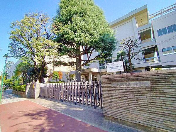 武蔵野市立第一中学校 徒歩24分。 1900m
