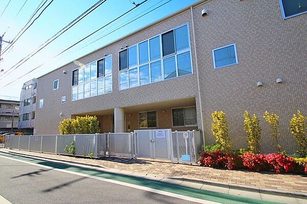 グローバルキッズ三鷹園 徒歩2分。 100m