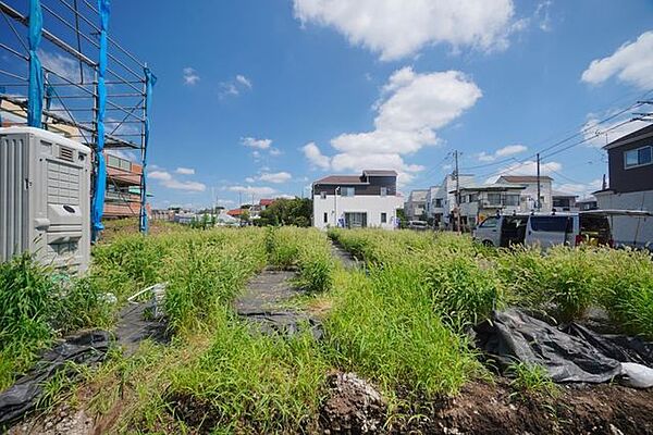閑静な住宅街とはまさにこの場所！建築条件はございませんので、お好きなハウスメーカーで建築可能です
