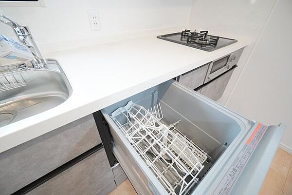 食洗機があると、食器洗いの時間を休憩や他の家事に当てることができますね。新生活が楽しみです！