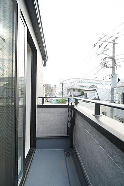 開放感がバッチリ！気持ちのいいバルコニーです。