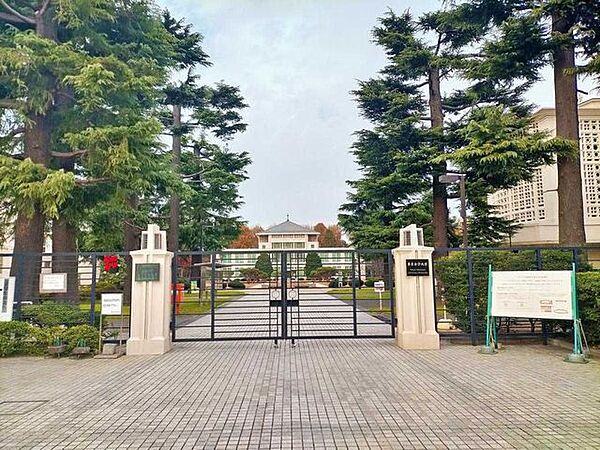東京女子大学図書館 徒歩7分。 490m