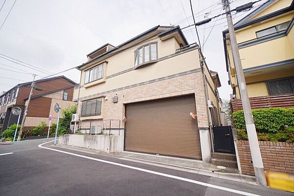 南道路に面した陽あたりの良い理想的な土地です。