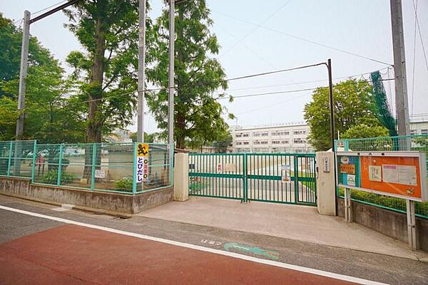 杉並区立井荻小学校 徒歩11分。 810m
