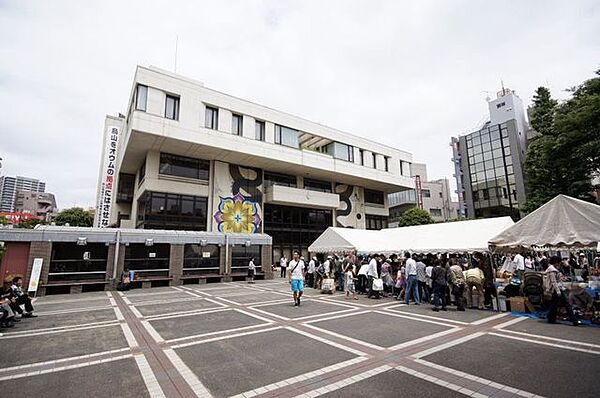 世田谷区立烏山図書館 徒歩12分。 940m