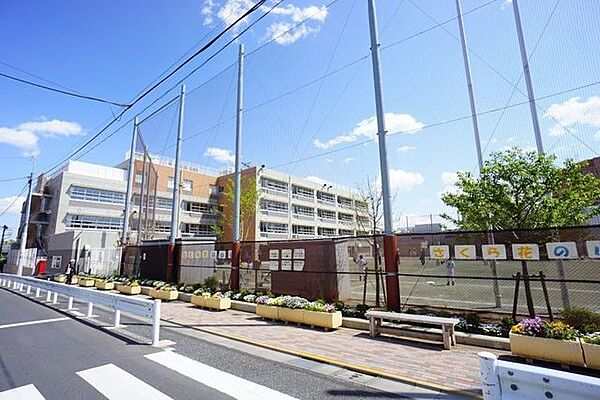 世田谷区立桜小学校 徒歩2分。 160m