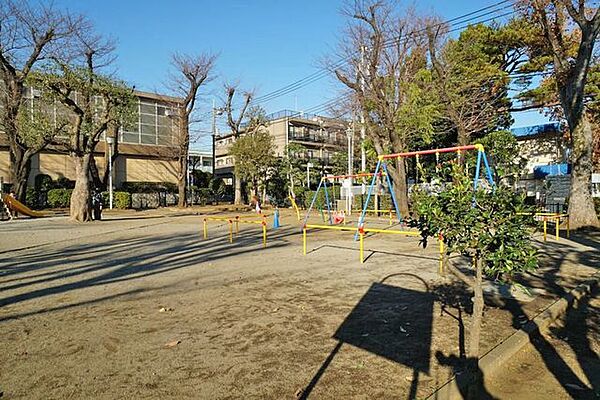 JRA弦巻公園 徒歩12分。 950m
