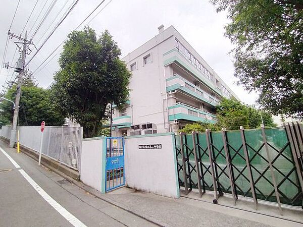 国分寺市立第二中学校 徒歩15分。 1140m