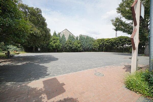 境本公園 徒歩5分。 360m